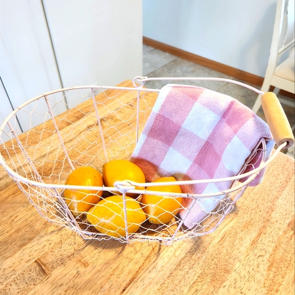Farmhouse chicken wire basket - Picture 4 of 12